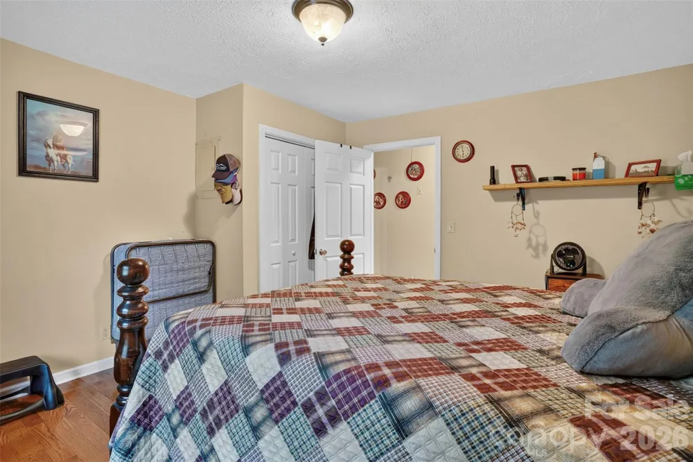 3702 Cabin Creek Road Zirconia, NC 28790