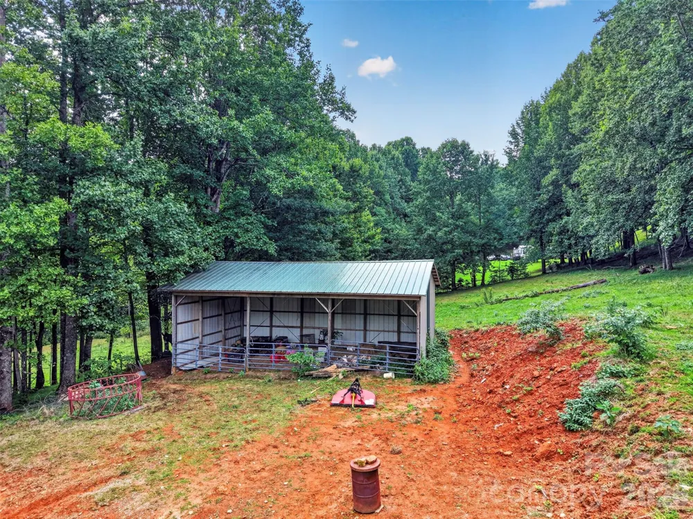 3702 Cabin Creek Road Zirconia, NC 28790