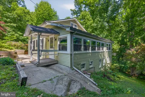 140 MURPHYS HOLLOW LANE