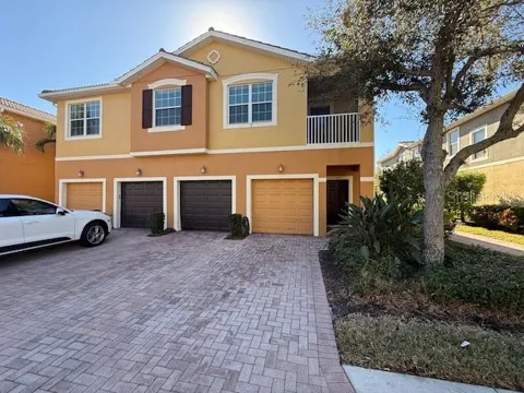 5467 SOAPSTONE PLACE #203