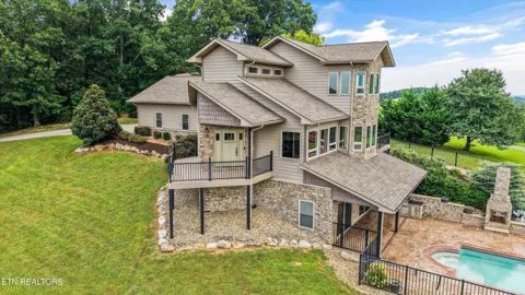 1041 Hilltop Lane