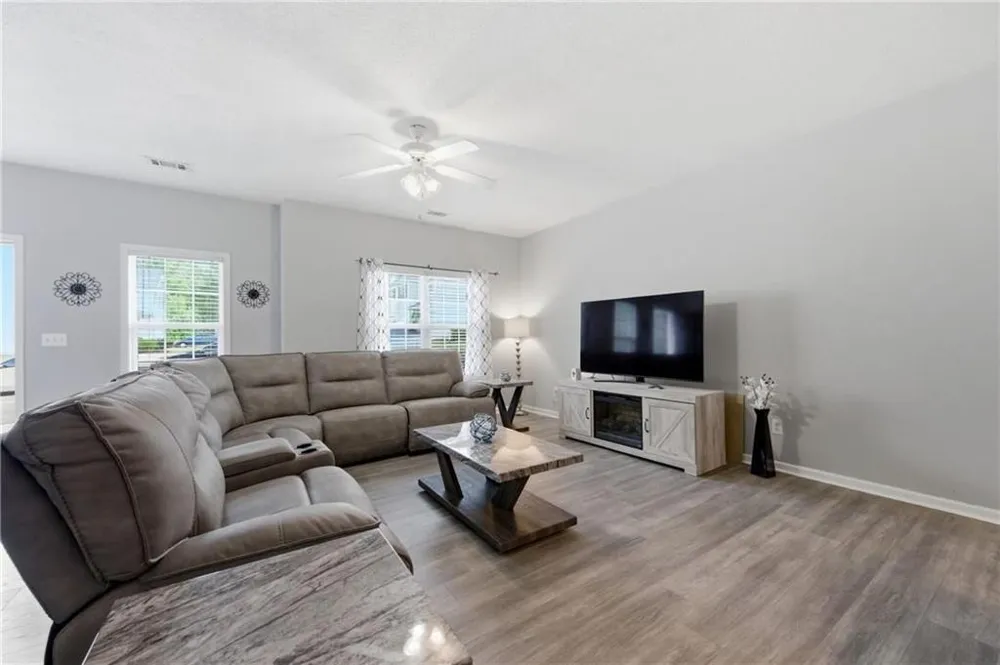 313 Venture Path Hiram, GA 30141