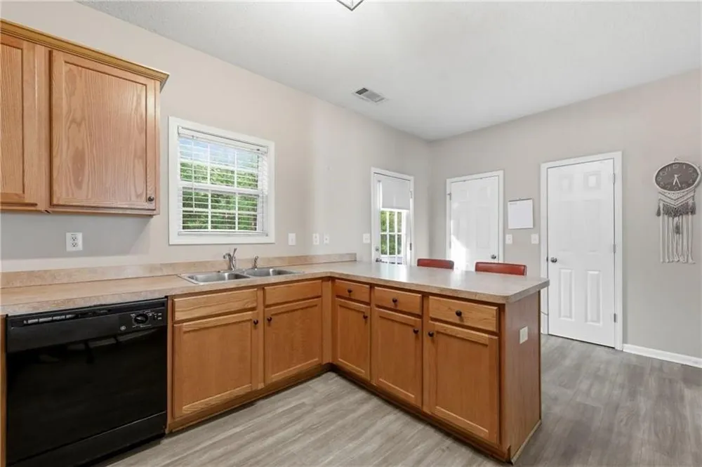 313 Venture Path Hiram, GA 30141
