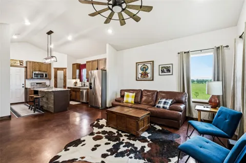 435 County Road 4875