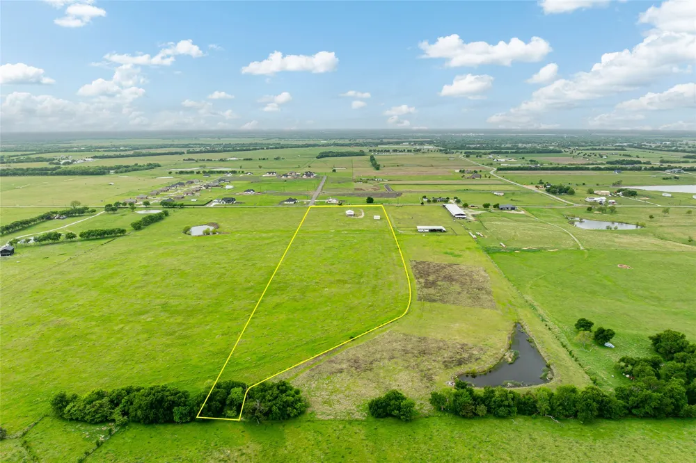 435 County Road 4875 Celeste, TX 75423