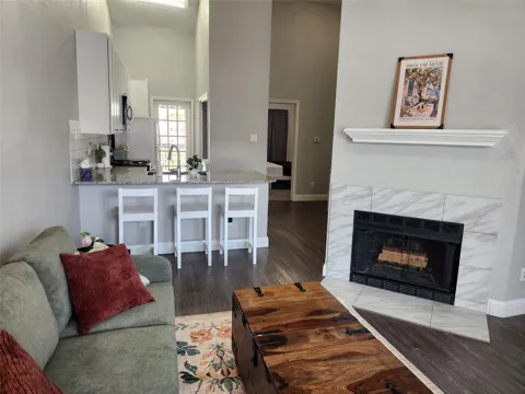 4800 W Lovers Lane