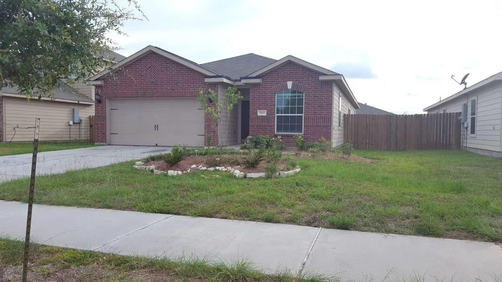 5619 Straight Way Houston, TX 77339