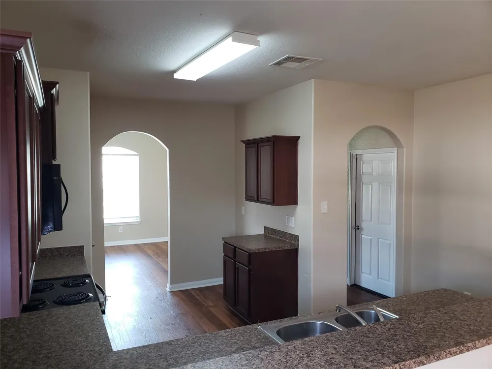 5619 Straight Way Houston, TX 77339