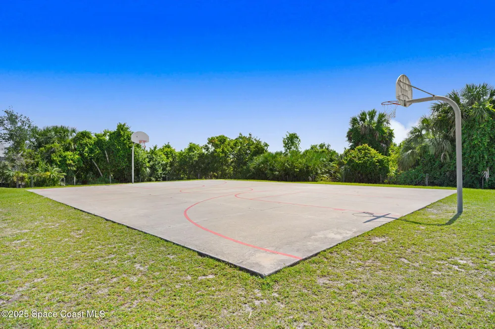 1749 Tullagee Avenue Melbourne, FL 32940