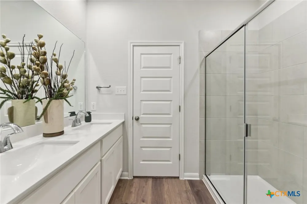 208 Firefox Way Jarrell, TX 76537