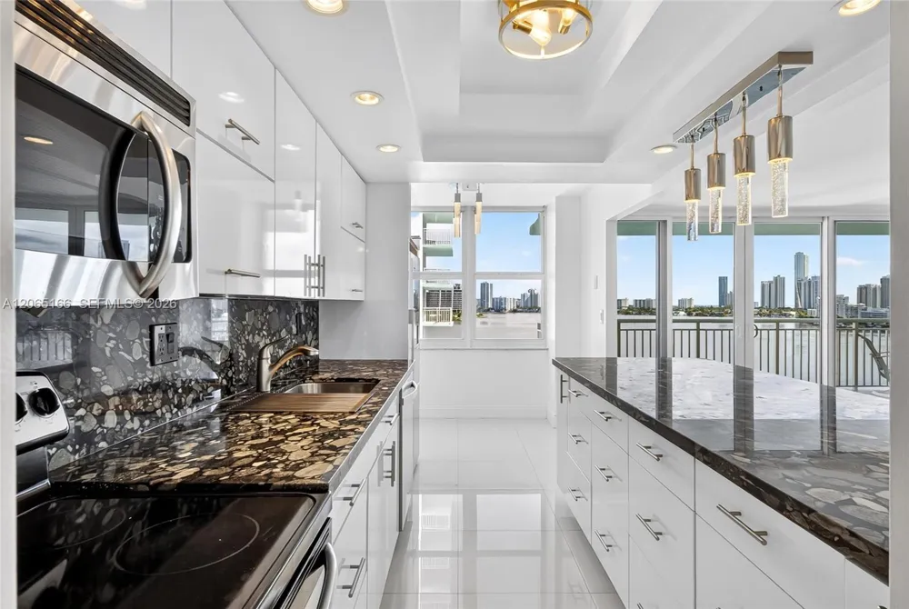 301 174th St #1216 Sunny Isles Beach, FL 33160