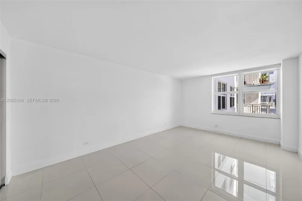 301 174th St #1216 Sunny Isles Beach, FL 33160