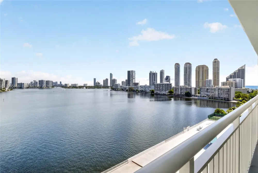 301 174th St #1216 Sunny Isles Beach, FL 33160