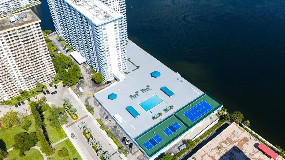 301 174th St #1216 Sunny Isles Beach, FL 33160