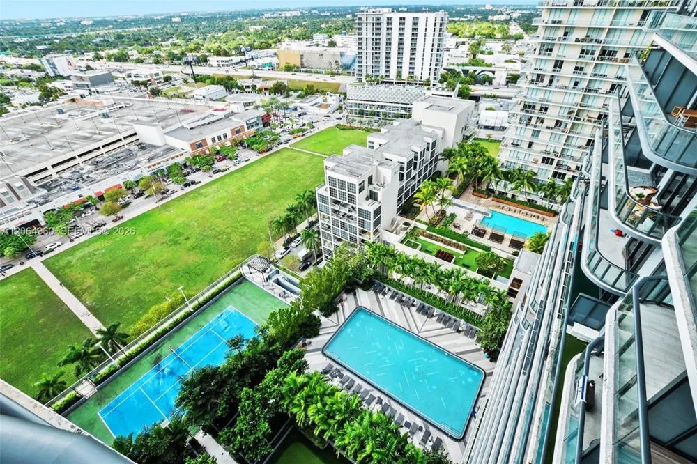 121 NE 34th St #2409 Miami, FL 33137