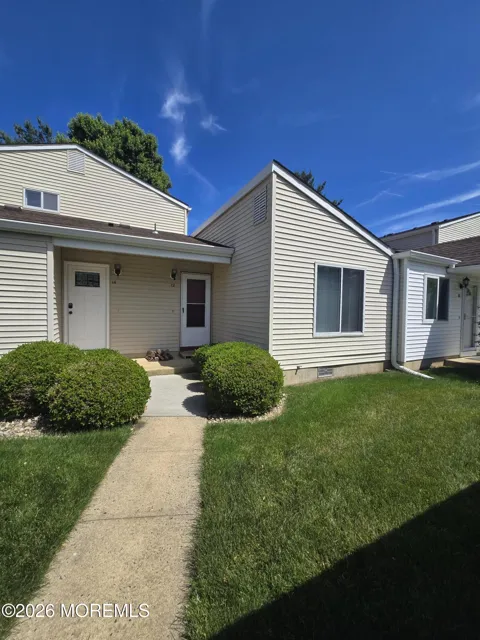 12 Woodmere Court
