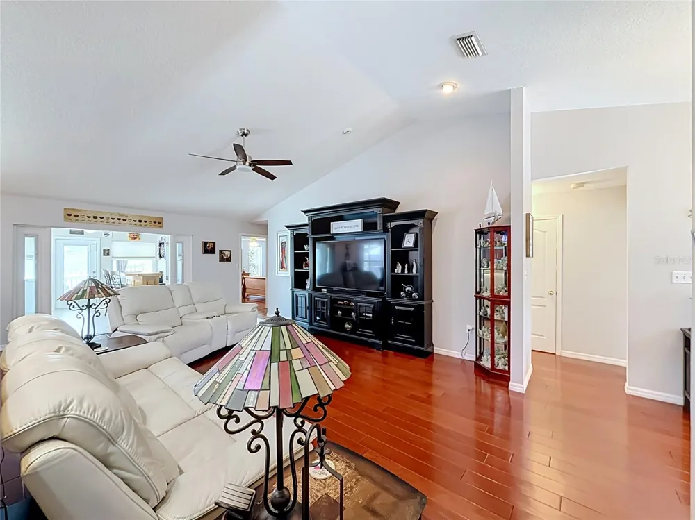 1050 FAHNSTOCK STREET Eustis, FL 32726