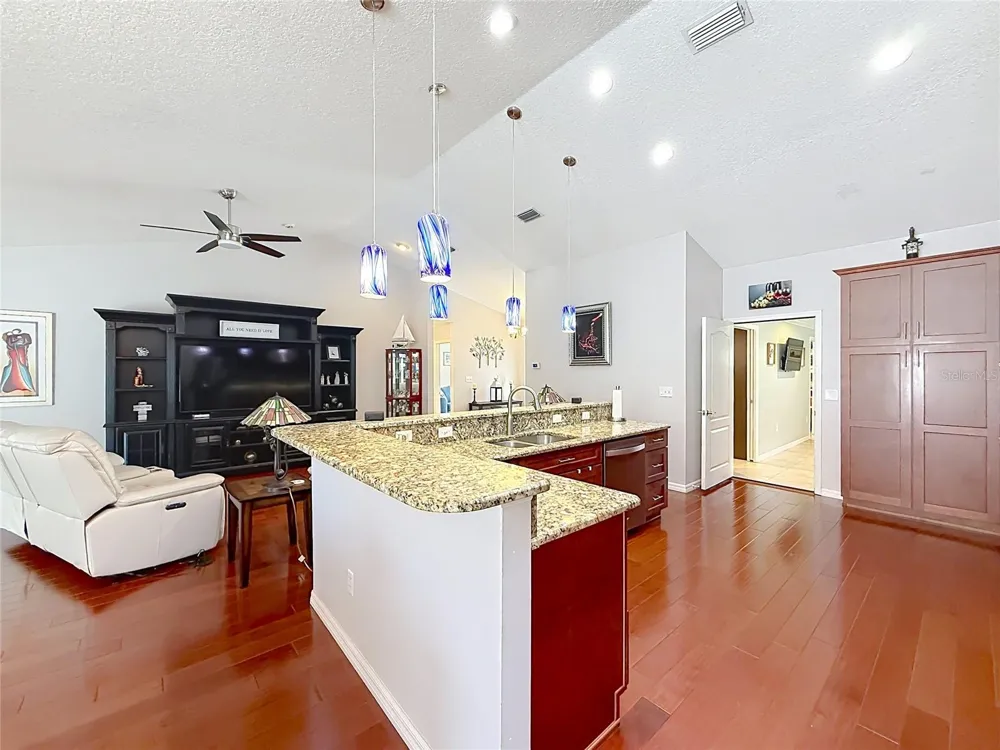 1050 FAHNSTOCK STREET Eustis, FL 32726