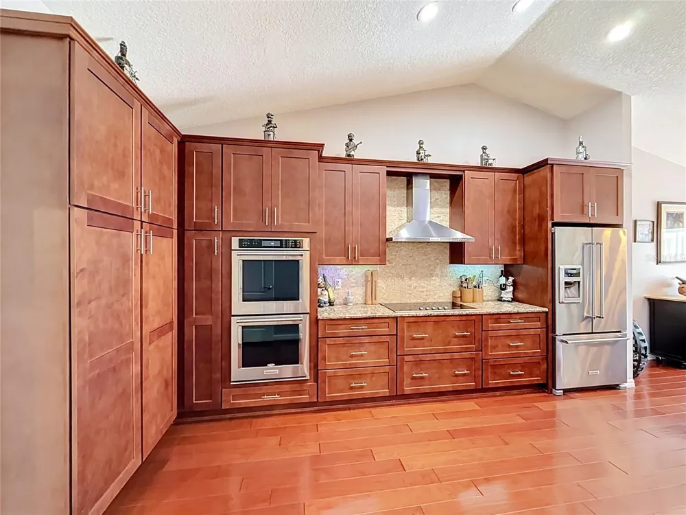 1050 FAHNSTOCK STREET Eustis, FL 32726