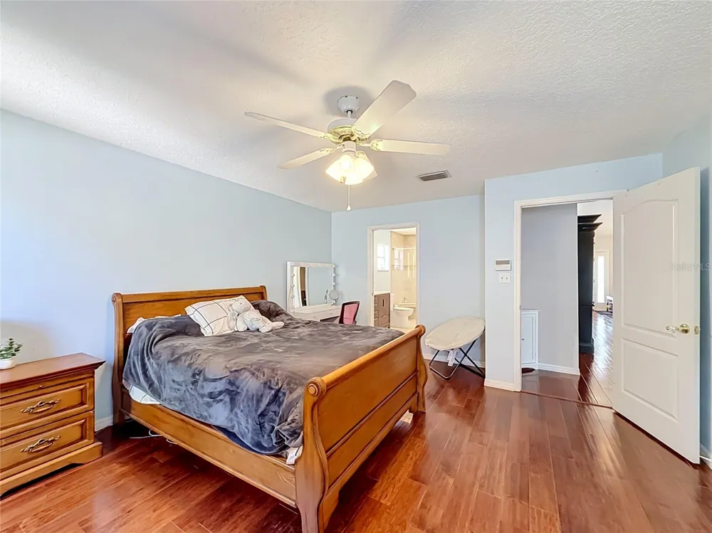 1050 FAHNSTOCK STREET Eustis, FL 32726