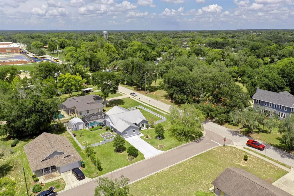 1050 FAHNSTOCK STREET Eustis, FL 32726