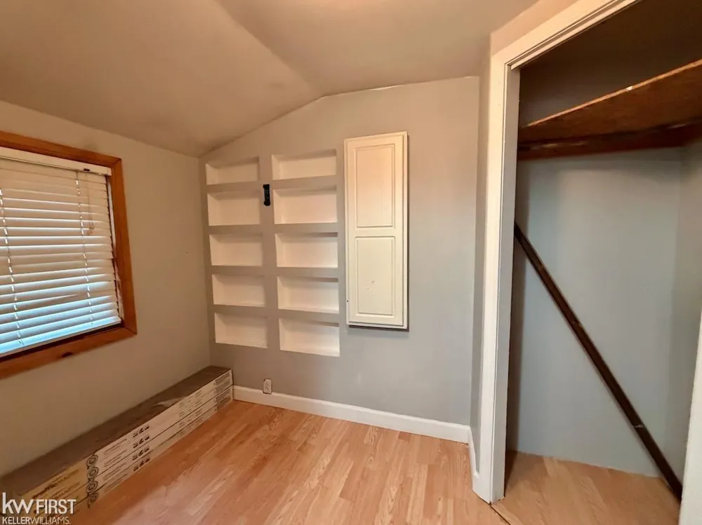 3049 Egleston Avenue Genesee Charter Township, MI 48506