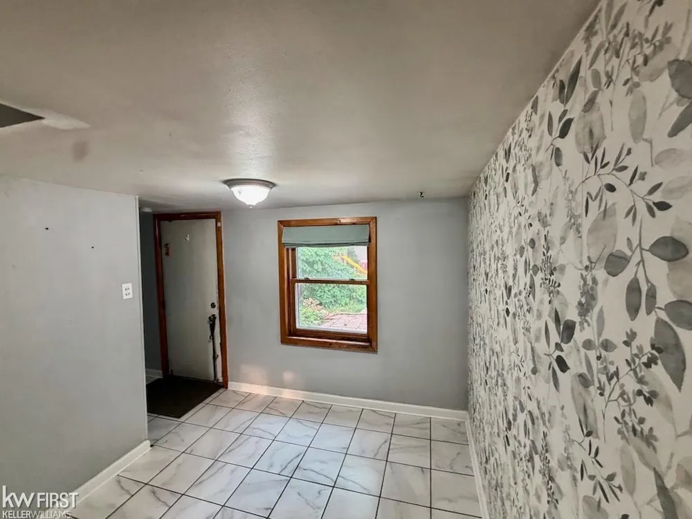 3049 Egleston Avenue Genesee Charter Township, MI 48506