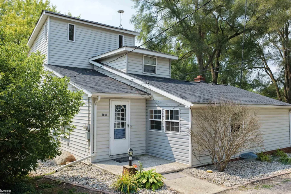 3049 Egleston Avenue Genesee Charter Township, MI 48506