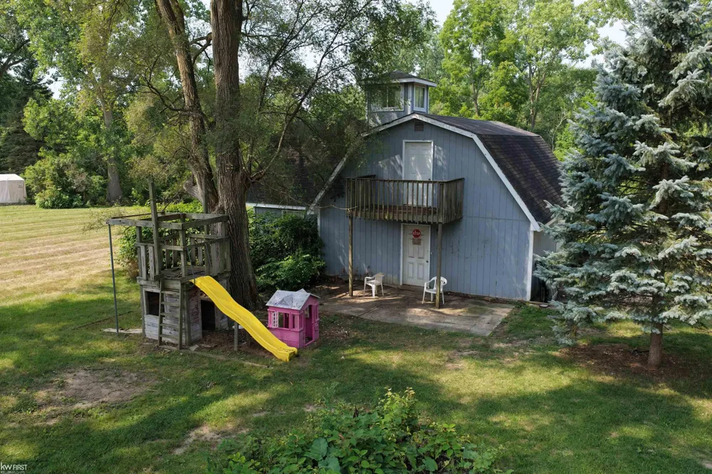 3049 Egleston Avenue Genesee Charter Township, MI 48506