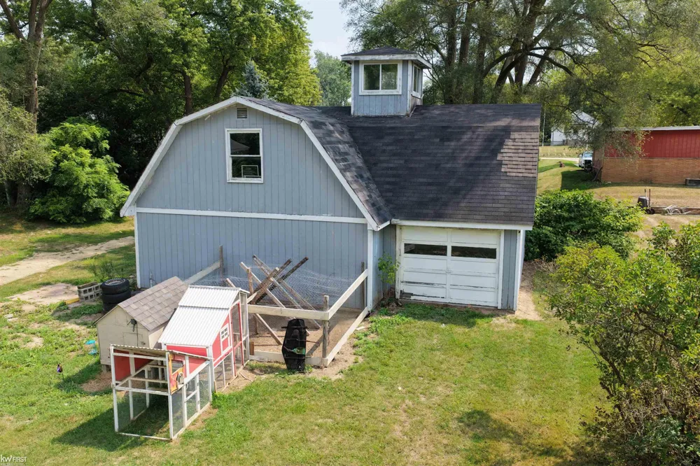 3049 Egleston Avenue Genesee Charter Township, MI 48506
