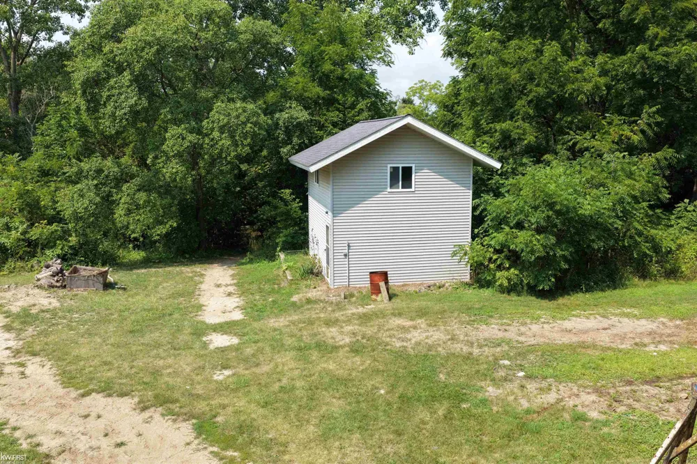 3049 Egleston Avenue Genesee Charter Township, MI 48506