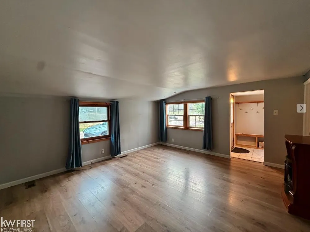 3049 Egleston Avenue Genesee Charter Township, MI 48506