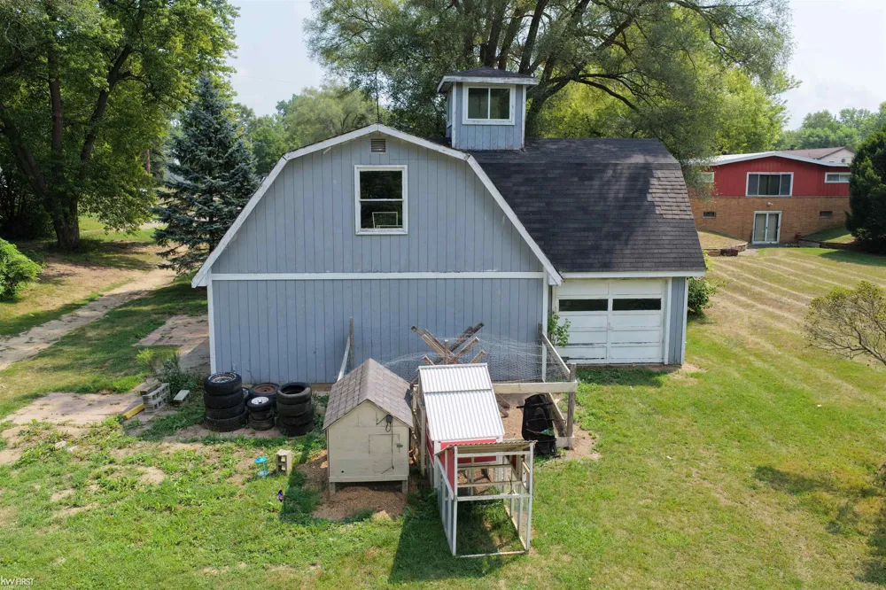 3049 Egleston Avenue Genesee Charter Township, MI 48506