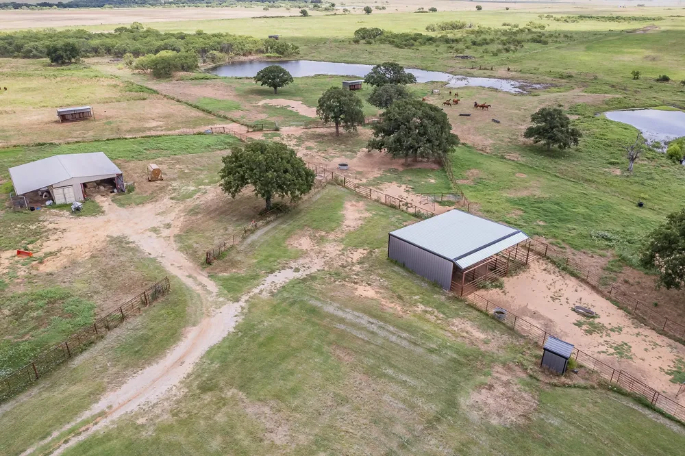 495 Lyles Road Henrietta, TX 76365