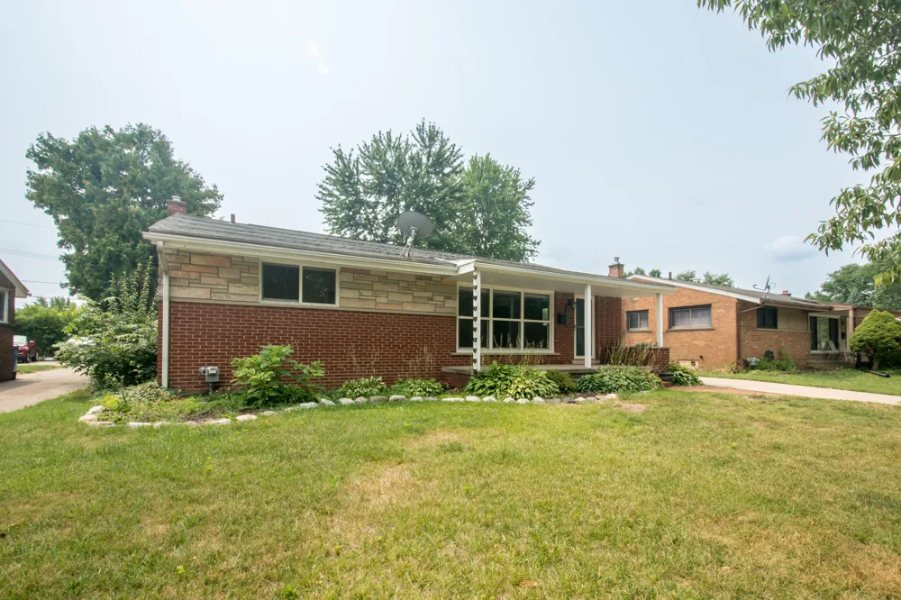 4642 Audubon Drive Warren, MI 48092