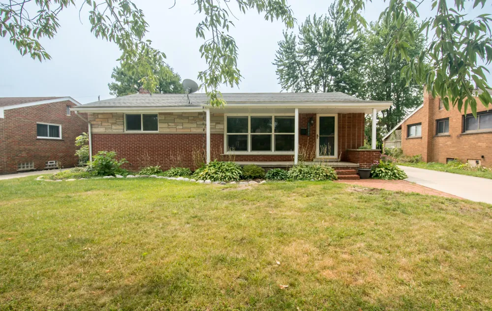 4642 Audubon Drive Warren, MI 48092