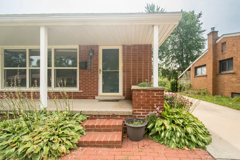 4642 Audubon Drive Warren, MI 48092