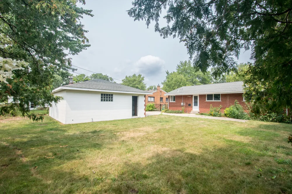4642 Audubon Drive Warren, MI 48092