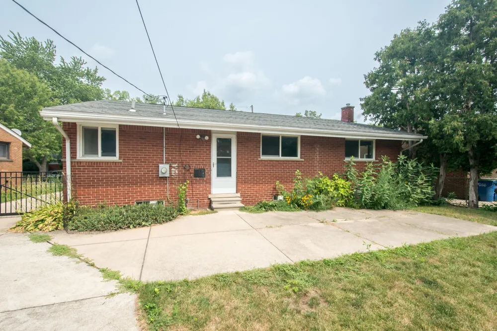 4642 Audubon Drive Warren, MI 48092