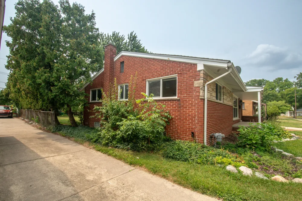4642 Audubon Drive Warren, MI 48092