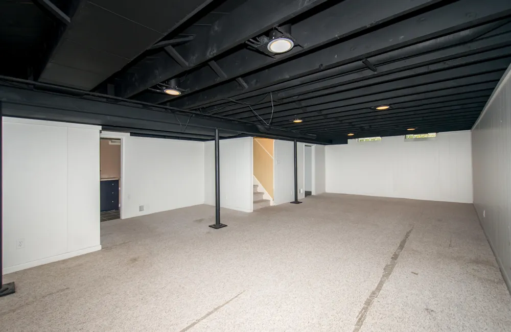 4642 Audubon Drive Warren, MI 48092