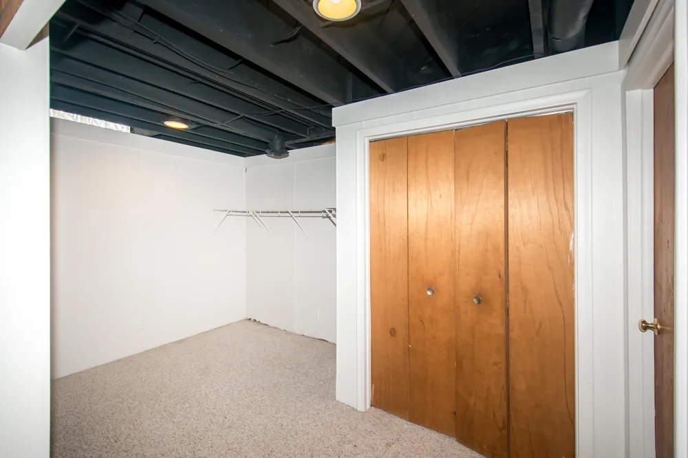 4642 Audubon Drive Warren, MI 48092