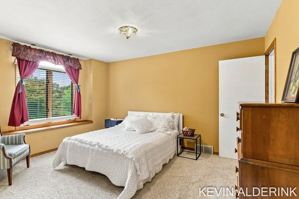 1305 Augusta Court W Holland, MI 49423