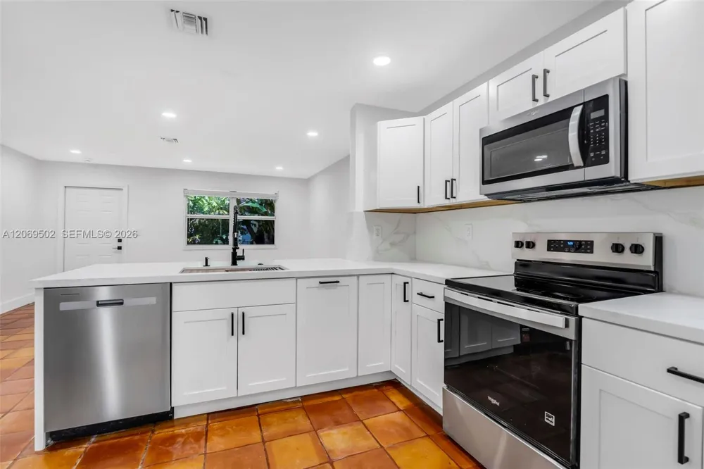 850 SW 12th Ct #850 Fort Lauderdale, FL 33315