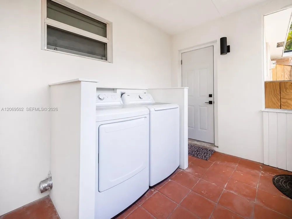 850 SW 12th Ct #850 Fort Lauderdale, FL 33315