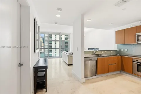 1050 Brickell Ave #2112