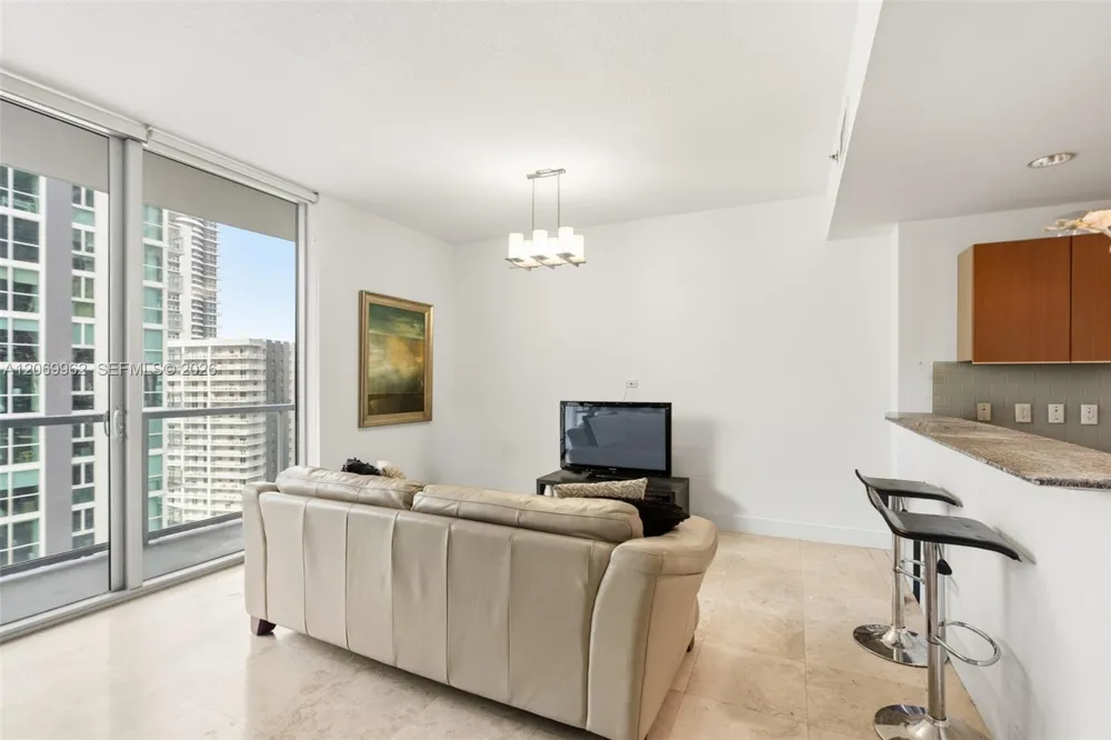 1050 Brickell Ave #2112 Miami, FL 33131