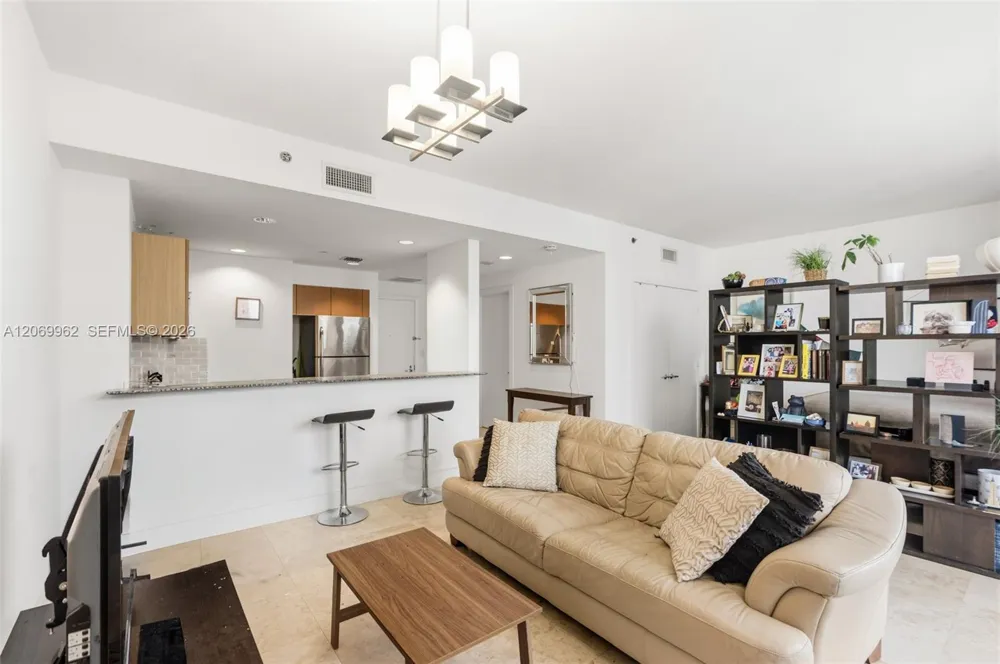 1050 Brickell Ave #2112 Miami, FL 33131