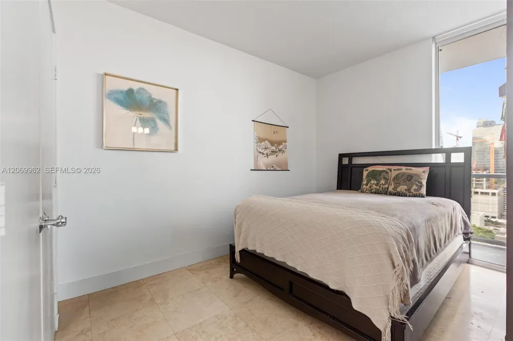 1050 Brickell Ave #2112 Miami, FL 33131