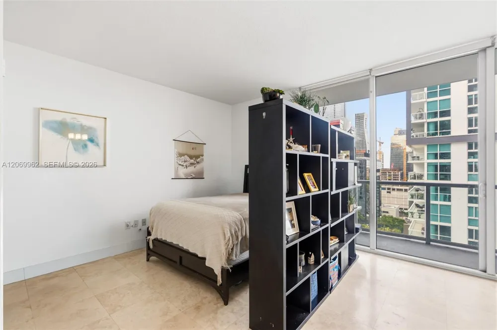 1050 Brickell Ave #2112 Miami, FL 33131